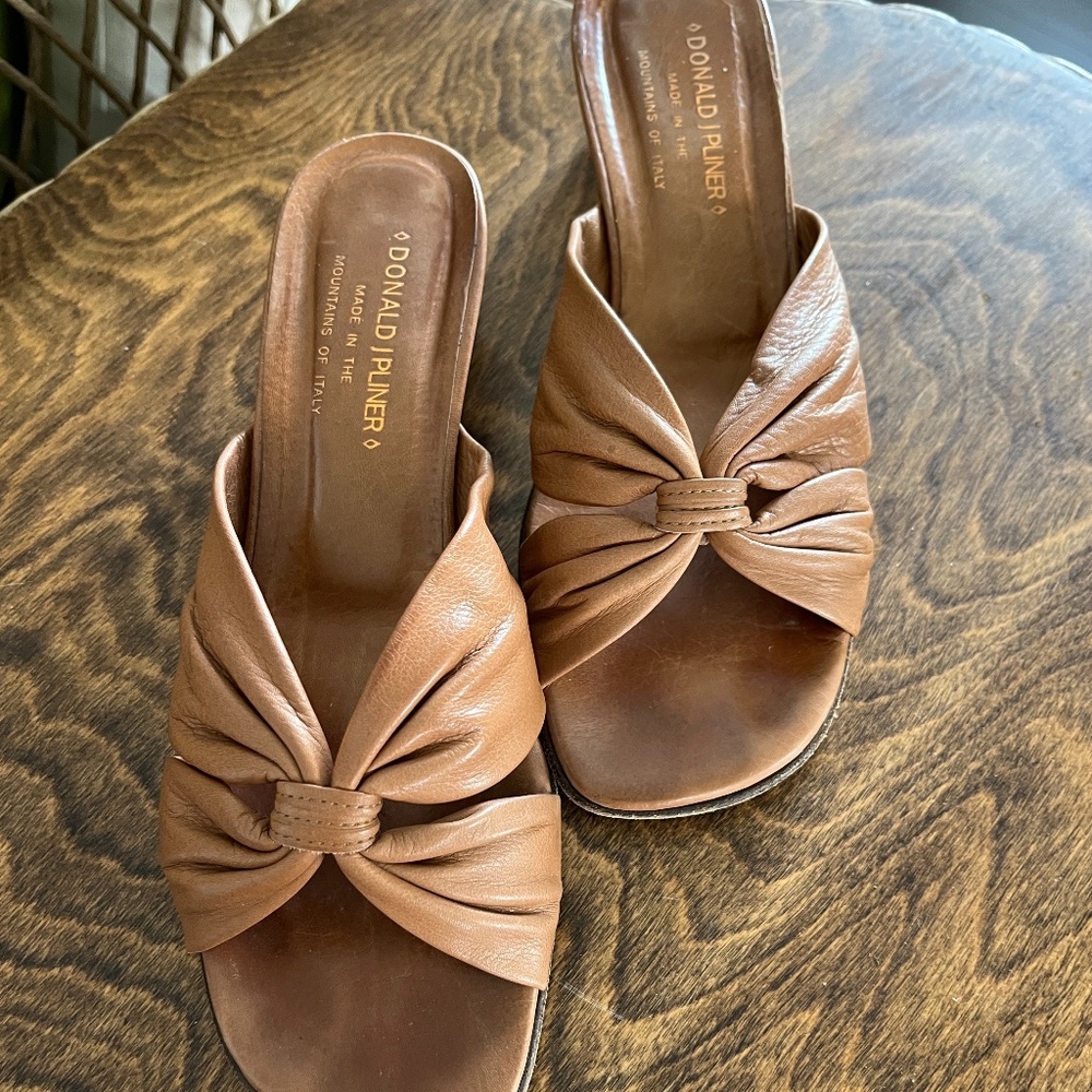 Donald J. Pliner Designer slip on low heel